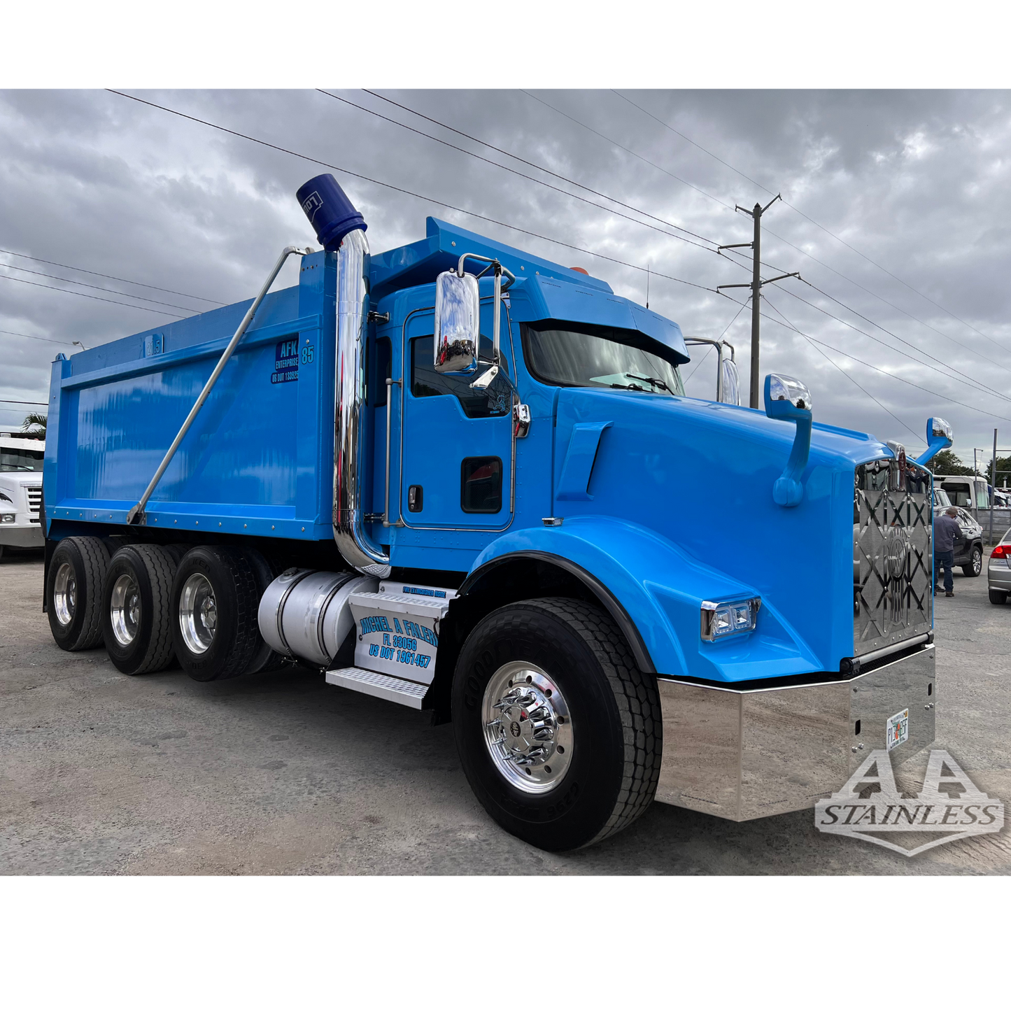 Parachoques Kenworth T800 C-Curvo de 20" con 11 luces LED ocultas