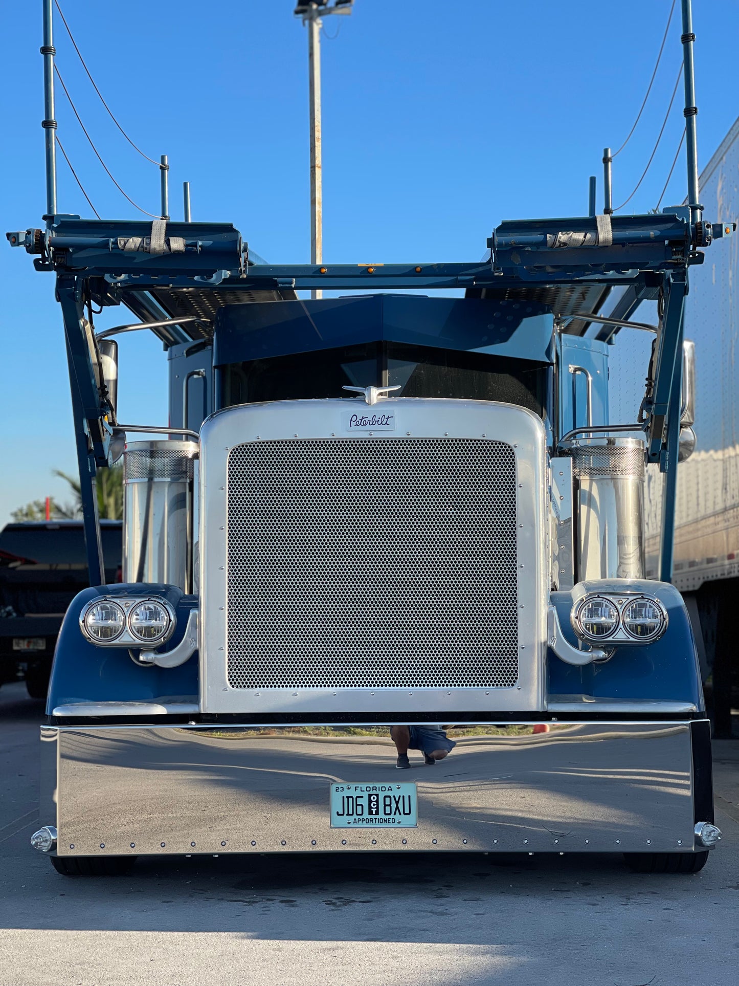 Parrilla de acero inoxidable perforado hexagonal para Peterbilt 389 y 388