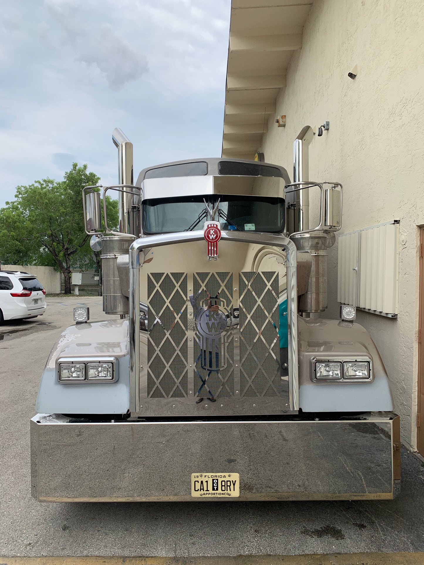 Parachoques Kenworth W900