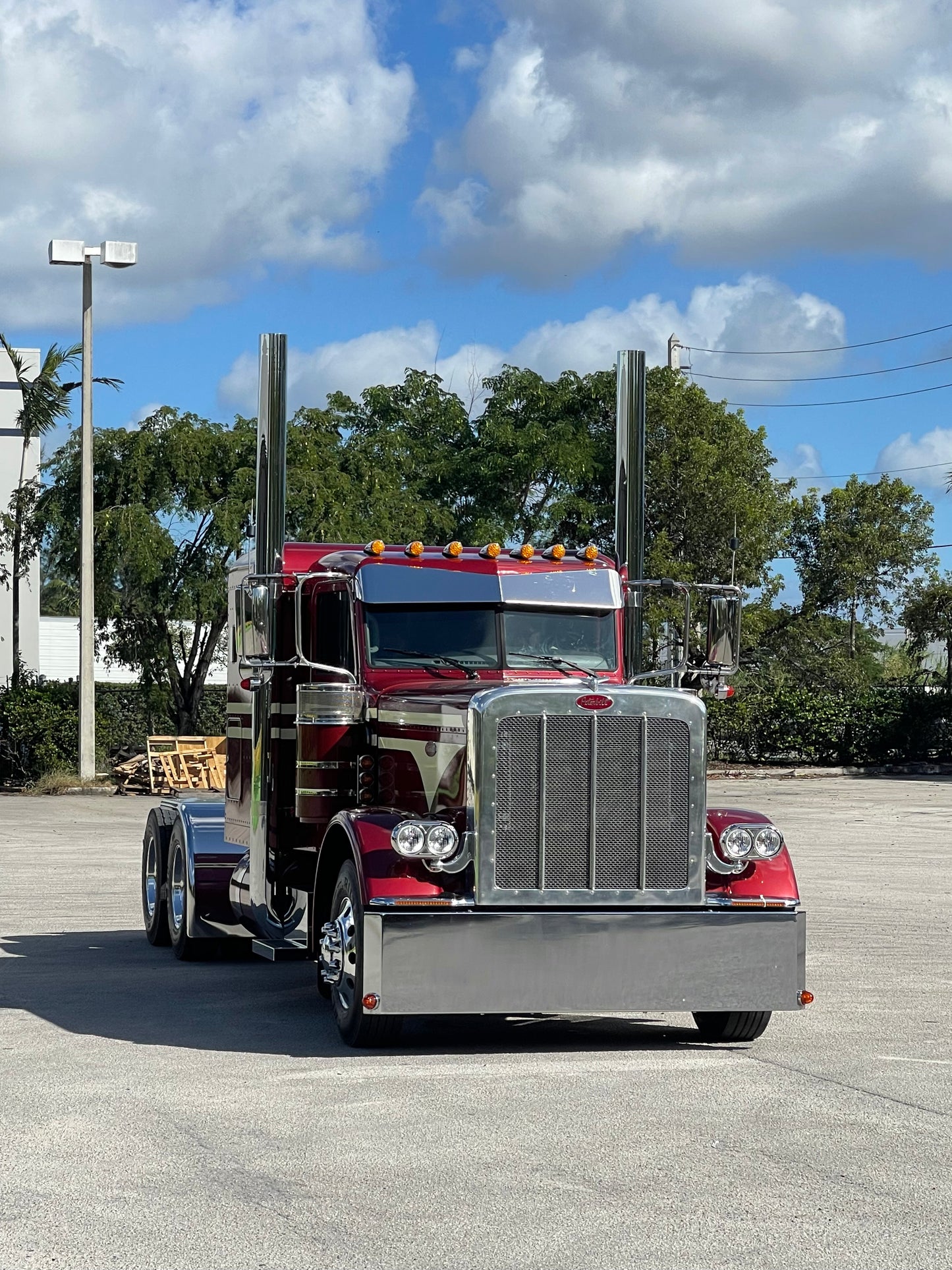 Visera Peterbilt Serie 300 de 10.5″ a 7" Reverse Bowtie