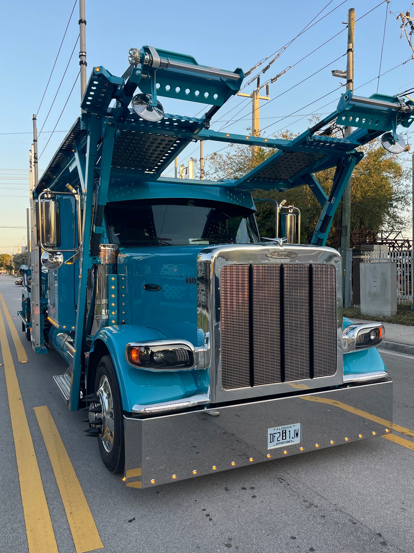 Peterbilt 589 Custom Stainless Bumper