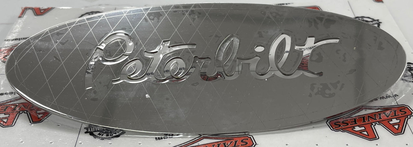 LOGOTIPO DE CAPÓ CON DISEÑO DE DIAMANTE OVALADO PETERBILT