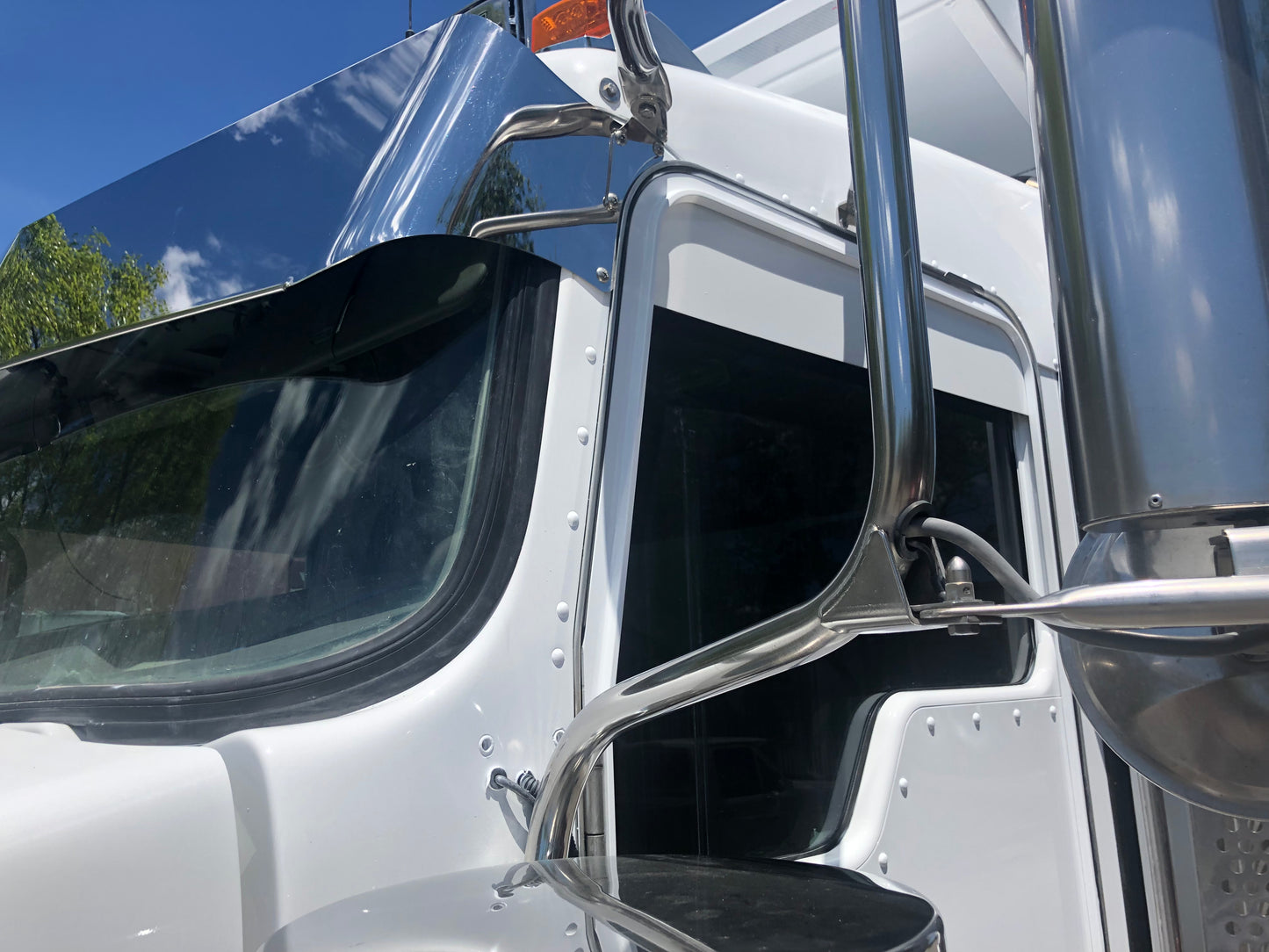 Kit de montaje Kenworth para soportes de espejo Peterbilt
