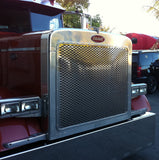 Peterbilt 379 Extended hood Diamond punched grille