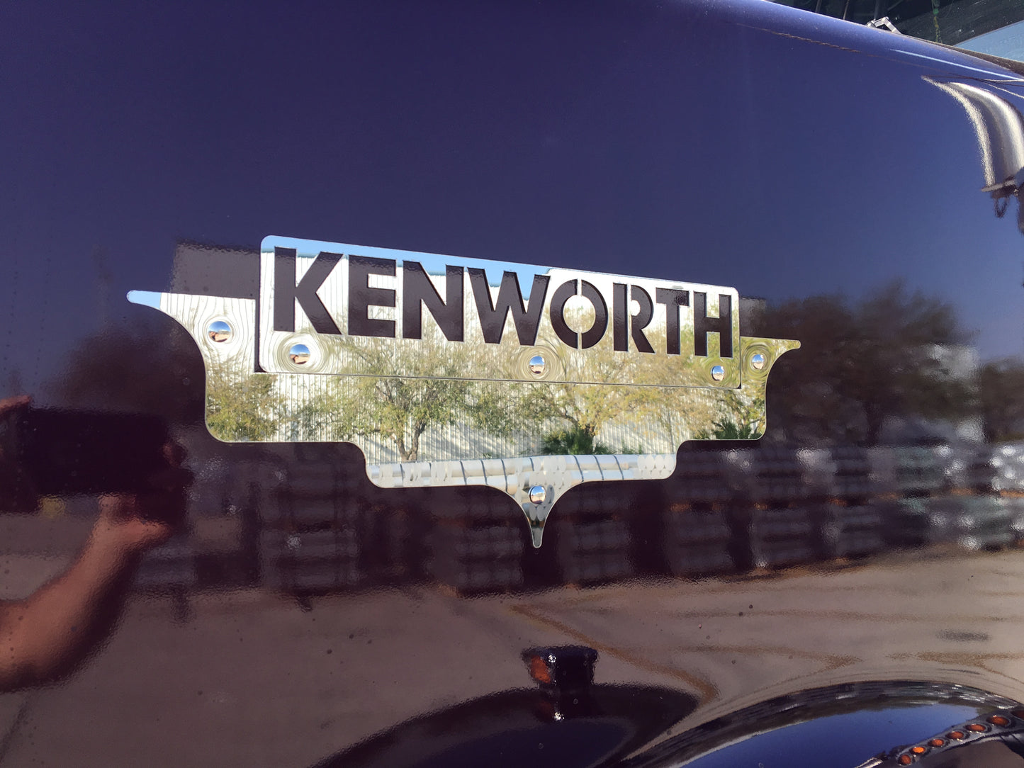 KENWORTH NUEVO LOGO CONJUNTO INFERIOR