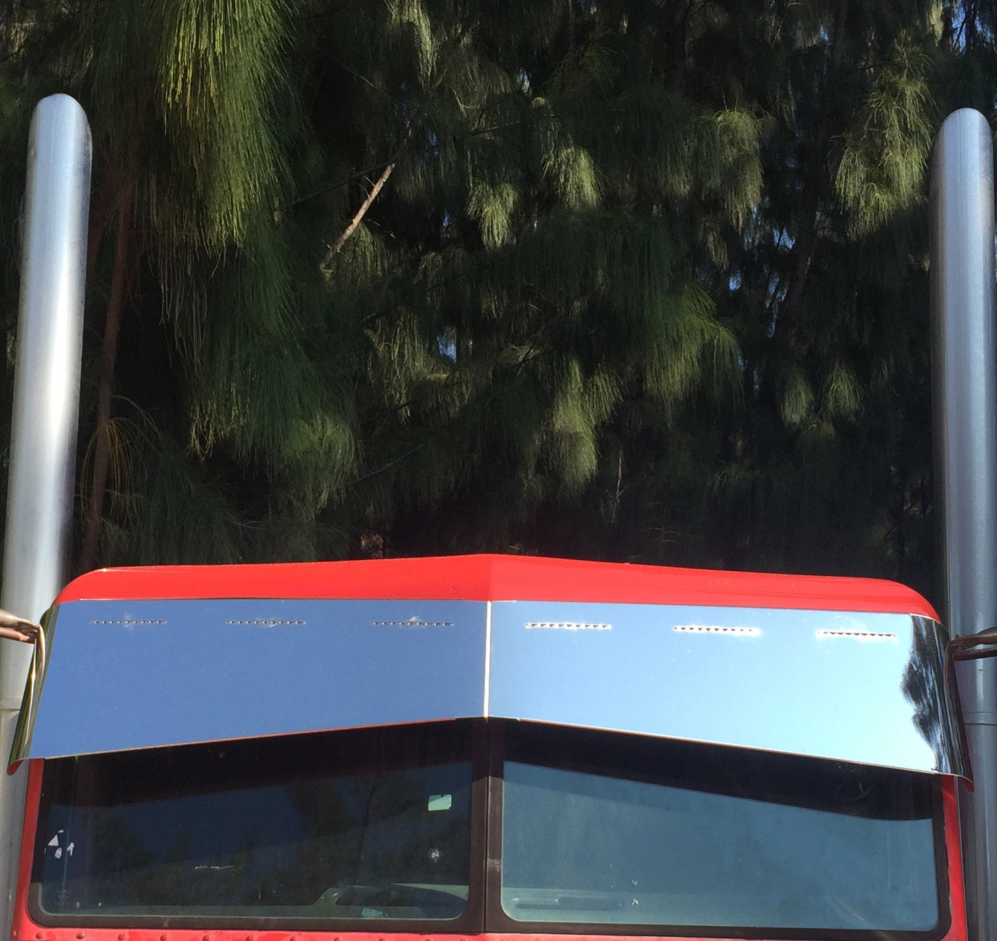 Visera de proa serie 300 de Peterbilt con 6 ledes ocultos (1 línea en el ala) (laterales extendidos)