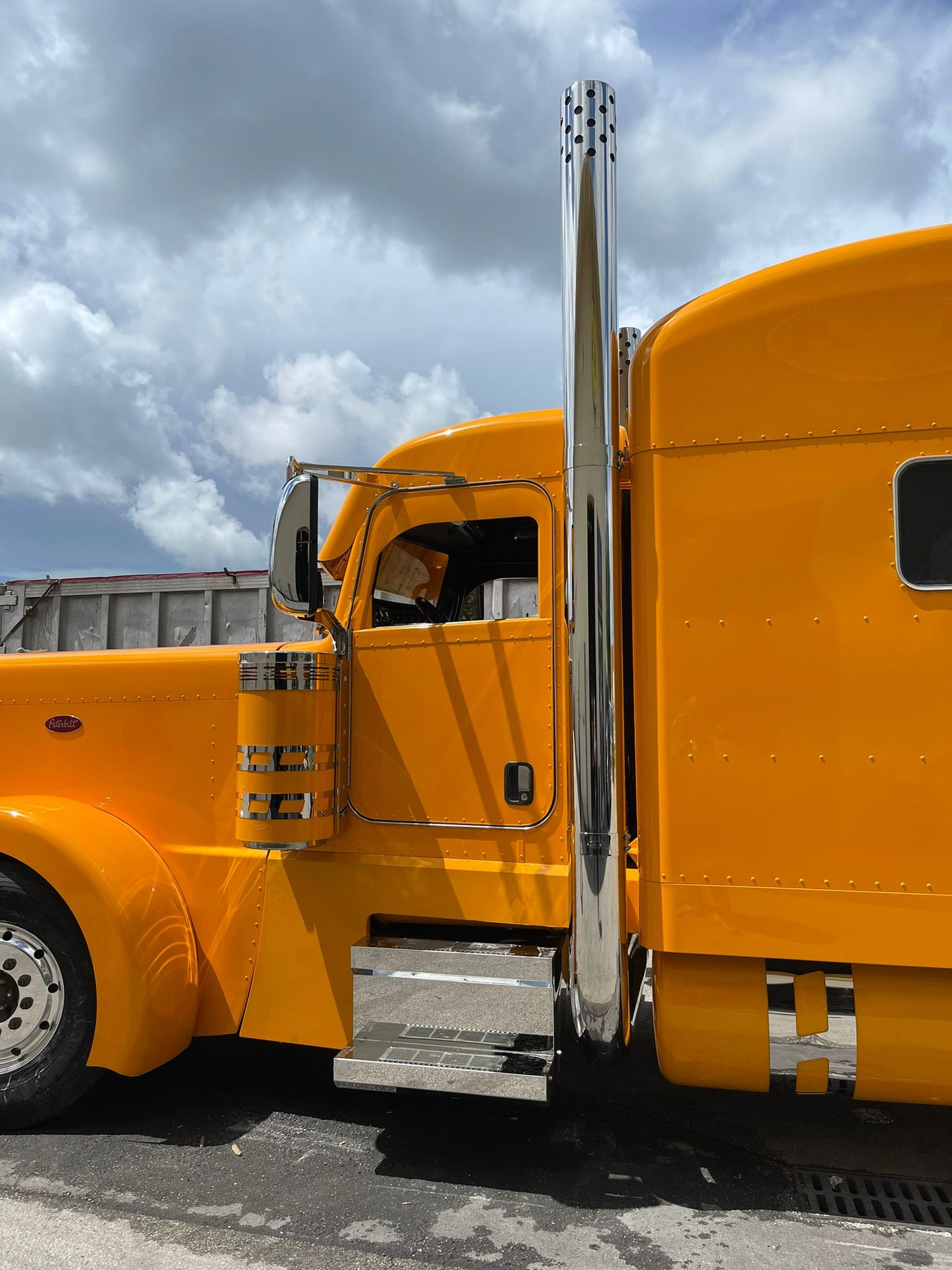 Peterbilt Techo Rebajado C/Curva Frontal (Para Pintar)