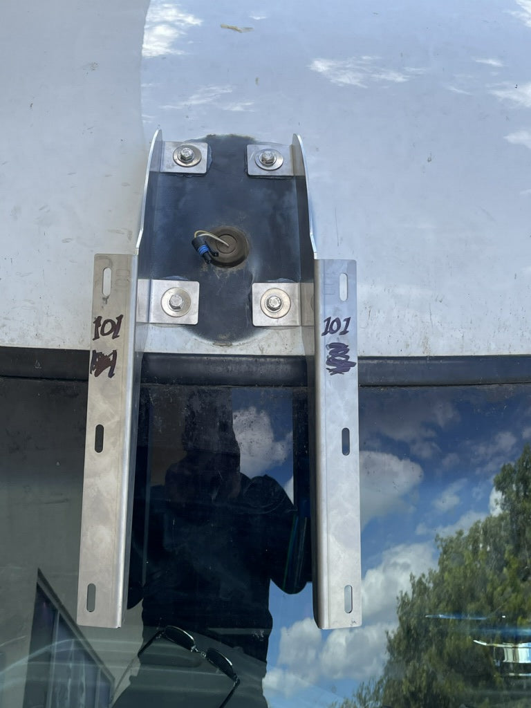 Visera Peterbilt 579 V con LED de 18 3/4"