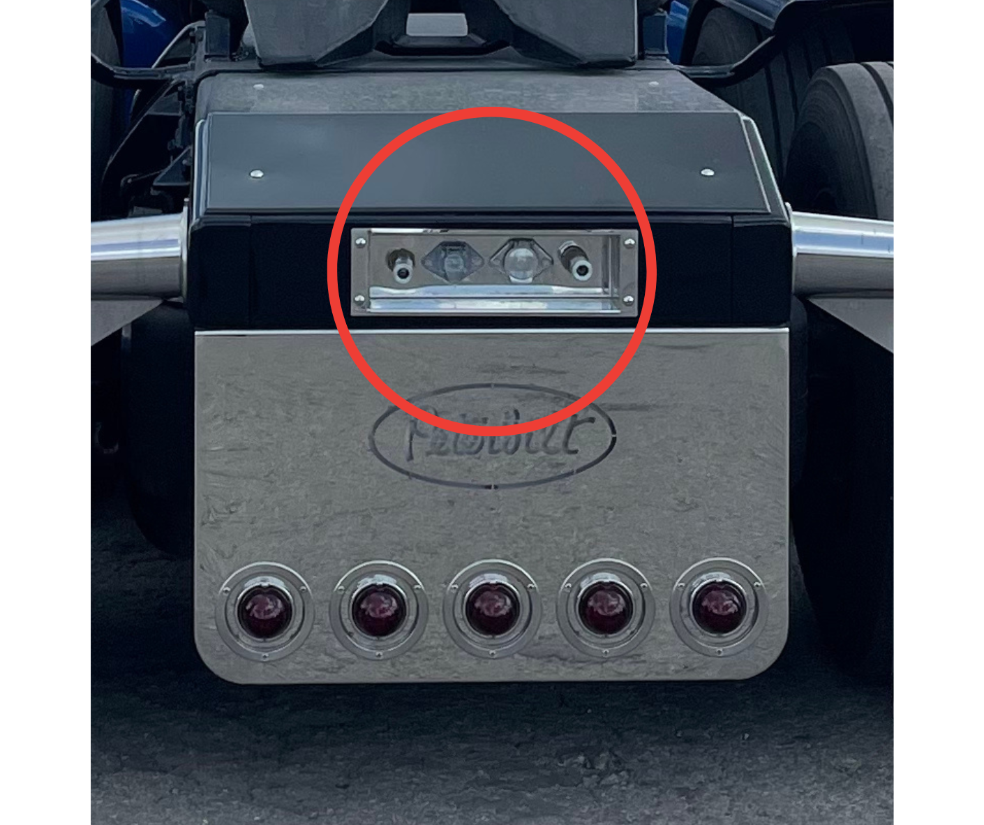 CAJA NEUMÁTICA PETERBILT 2 AIRE Y 2 ELÉCTRICA PARA CHASIS TRASERO