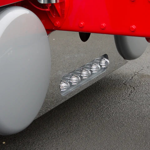 Panel de extensión del tanque de combustible 14G con orificios para luces (Kenworth)