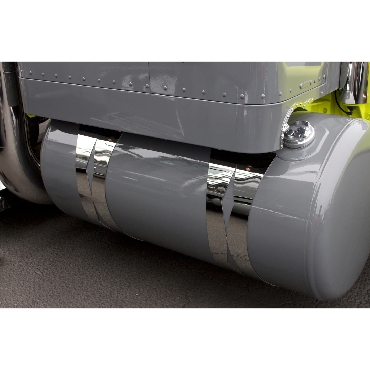 NUEVAS CORREAS PARA TANQUE DE COMBUSTIBLE DISEÑO DIAMANTE CON TORNILLOS - PETERBILT