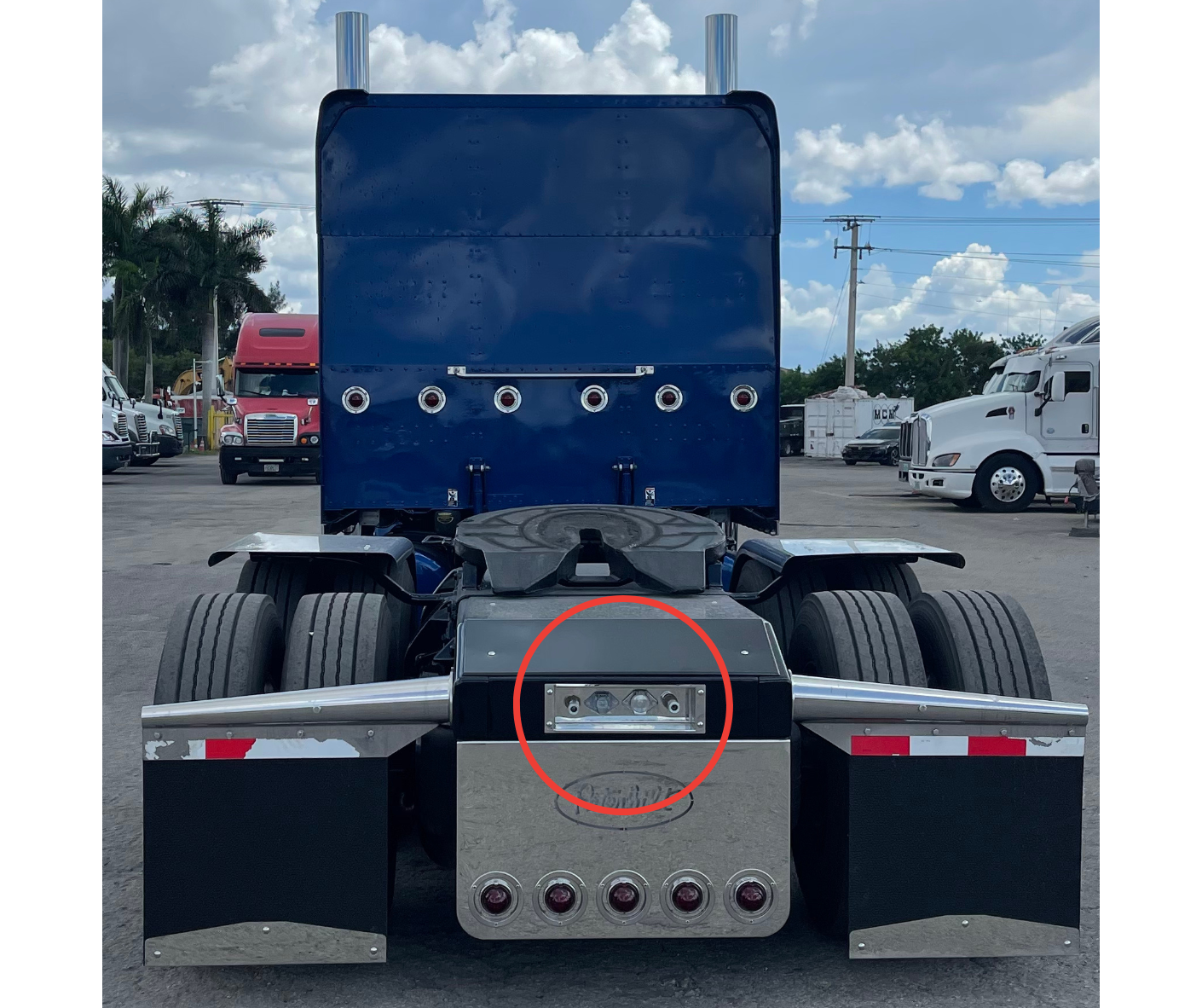 CAJA NEUMÁTICA PETERBILT 2 AIRE Y 2 ELÉCTRICA PARA CHASIS TRASERO