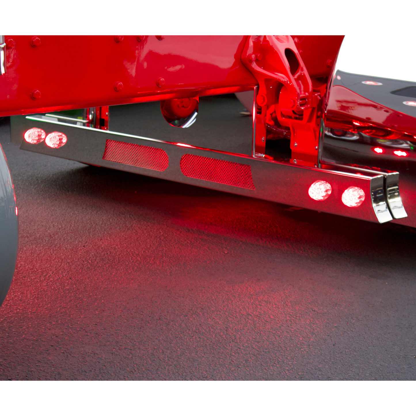 Paragolpes delantero en T Peterbilt con 4 orificios para LED, malla y esquinas arqueadas