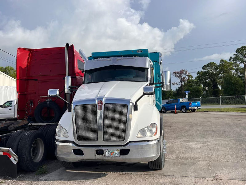 Visera Kenworth tipo pajarita de 14.5" a 11" con 12 luces LED montadas en el borde