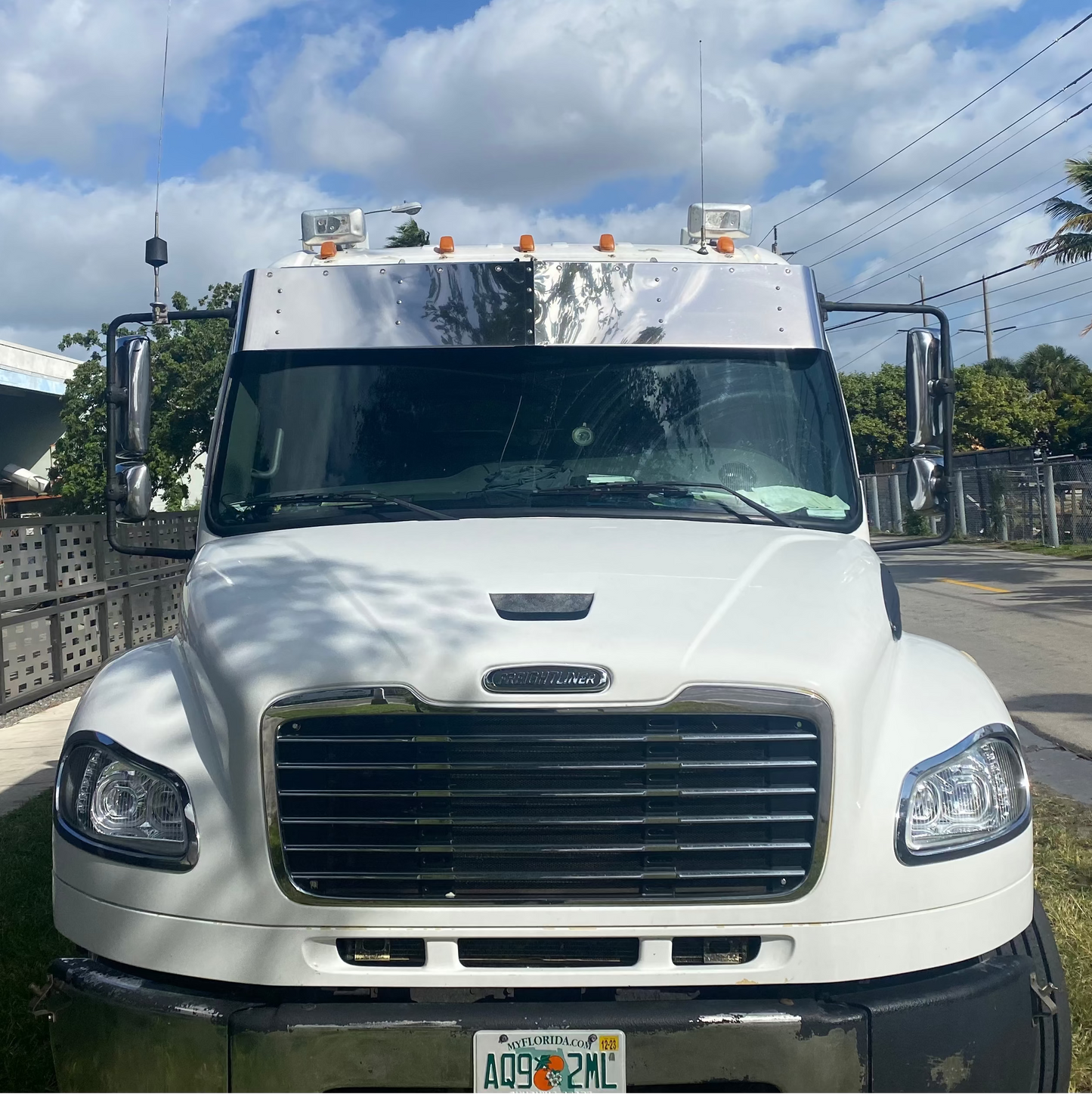 Freightliner M2 12" Visor w/ 10 3/4" LEDs
