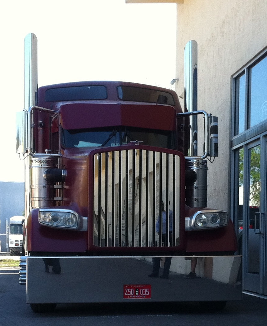 Parachoques American Eagle para Kenworth W900 con caja para etiquetas