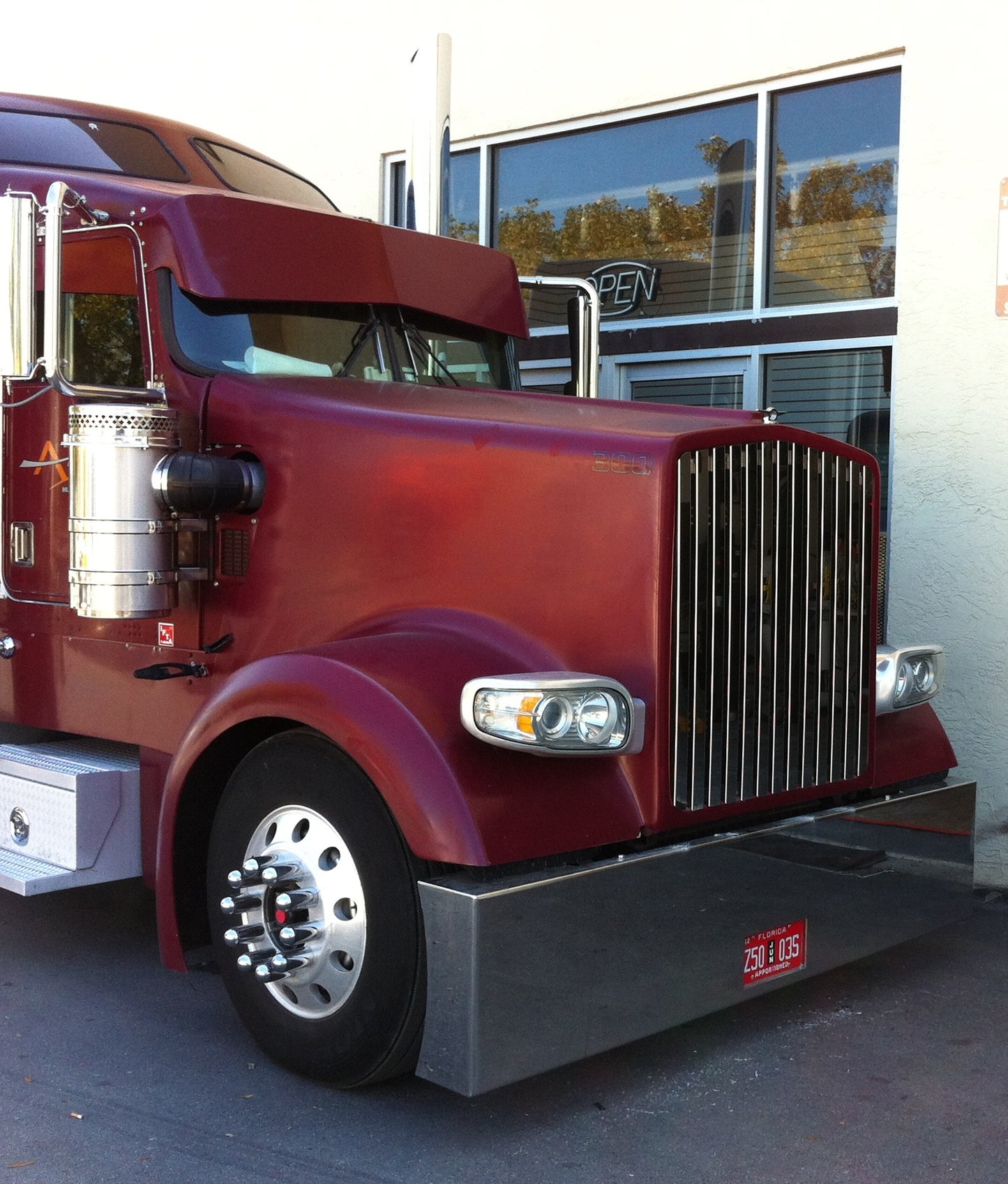 Parachoques American Eagle para Kenworth W900 con caja para etiquetas