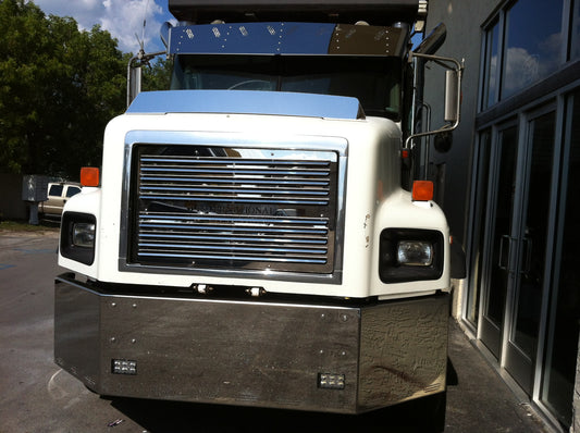 Parrilla de acero inoxidable con rejilla y logotipo International Navistar 5000 y Paystar 5000