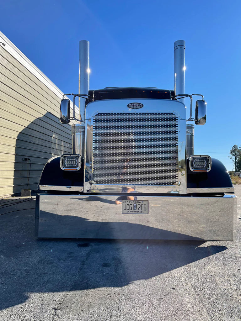 Peterbilt 379 Universal Plain Bumper W/ Tire Protector & Tag Box