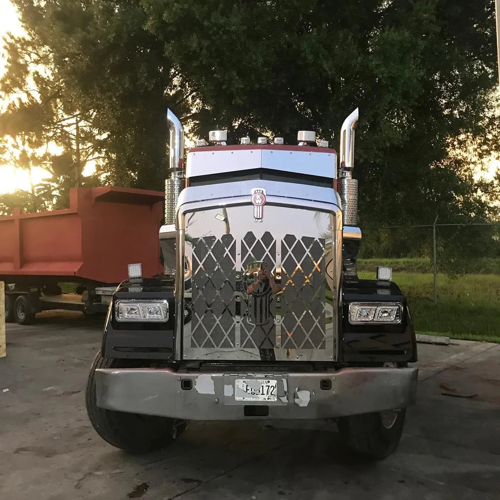 Rejilla de acero inoxidable Kenworth W900B Big Diamond con logo Kenworth y malla