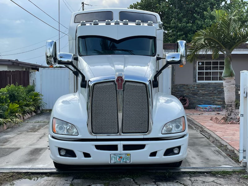 Visera estilo Batman lisa Kenworth 14G para pintar