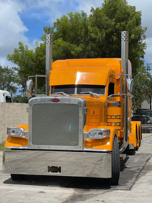 Logotipo de parrilla Peterbilt 389 con diseño de diamante pequeño