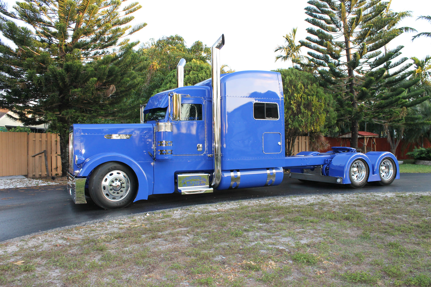 Parachoques de 20" Peterbilt 379 y 389 con 18 LED (estilo bastón)