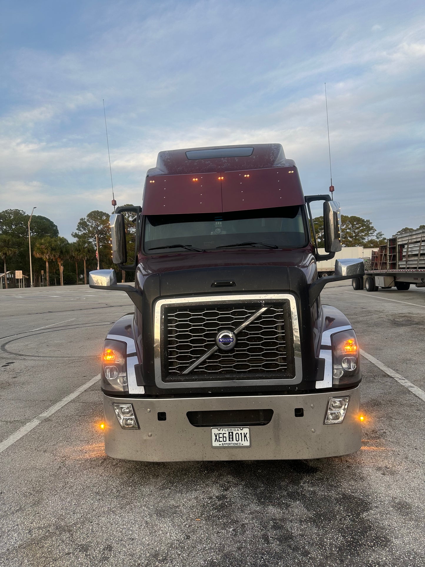 Visera en V de 21" para Volvo VNL con 10 LED