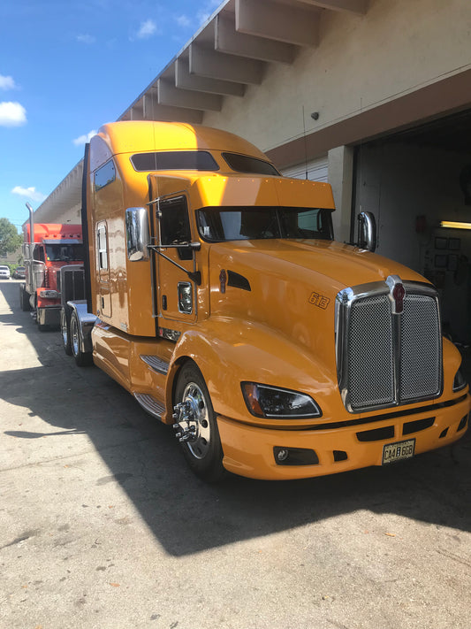 Visera recta Kenworth de 13" para pintar con LED de 10 3/4"
