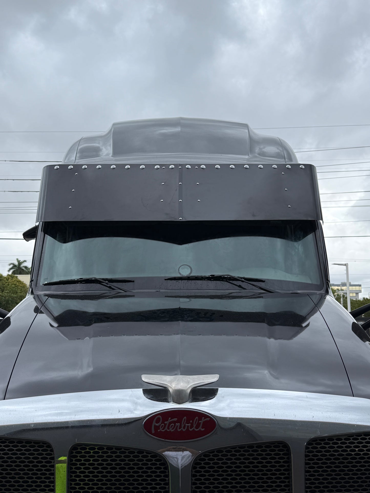 Visera recta de 21" para Peterbilt 579 con 16 luces LED de 3/4"