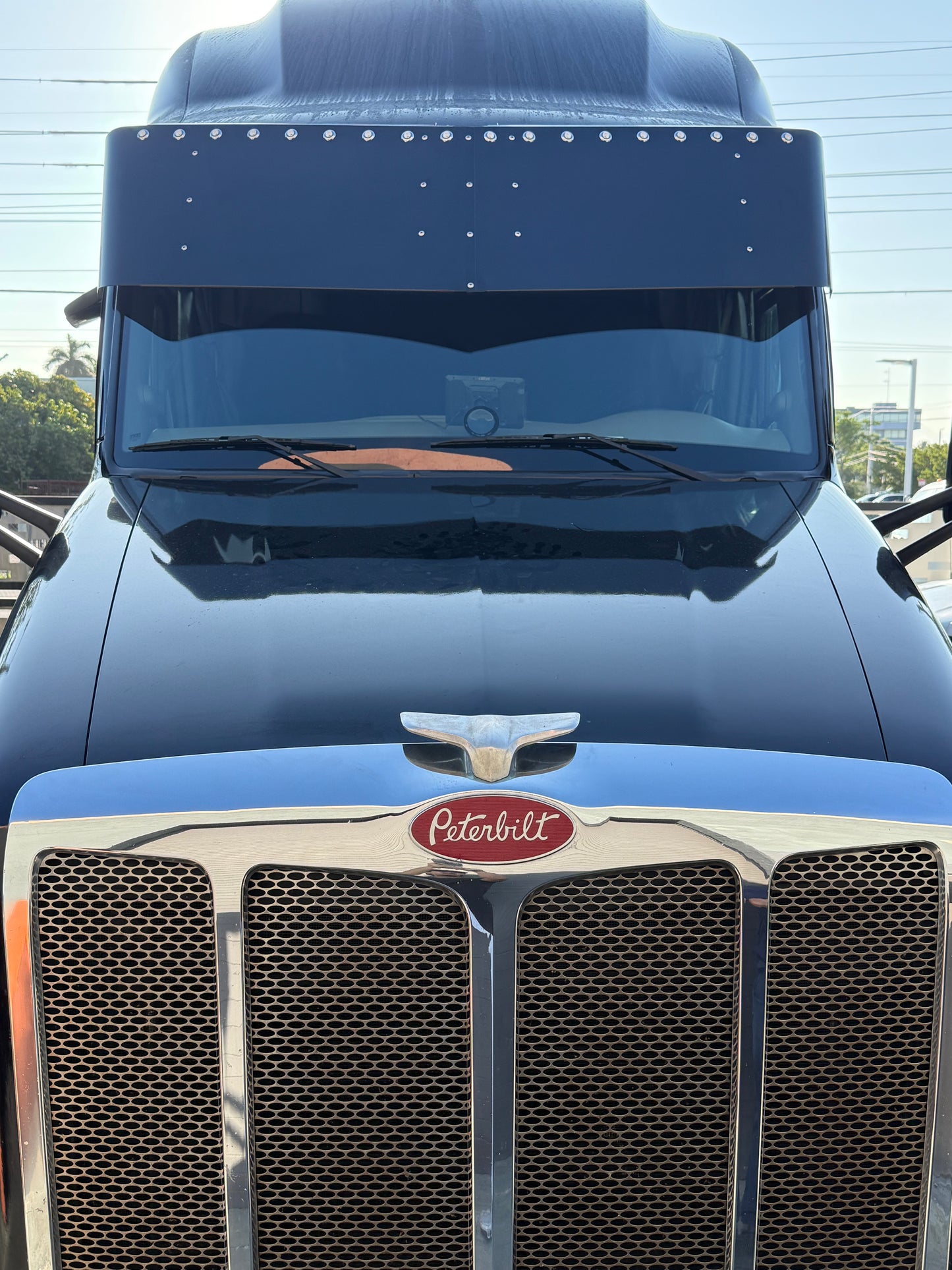 Visera recta de 21" para Peterbilt 579 con 16 luces LED de 3/4"