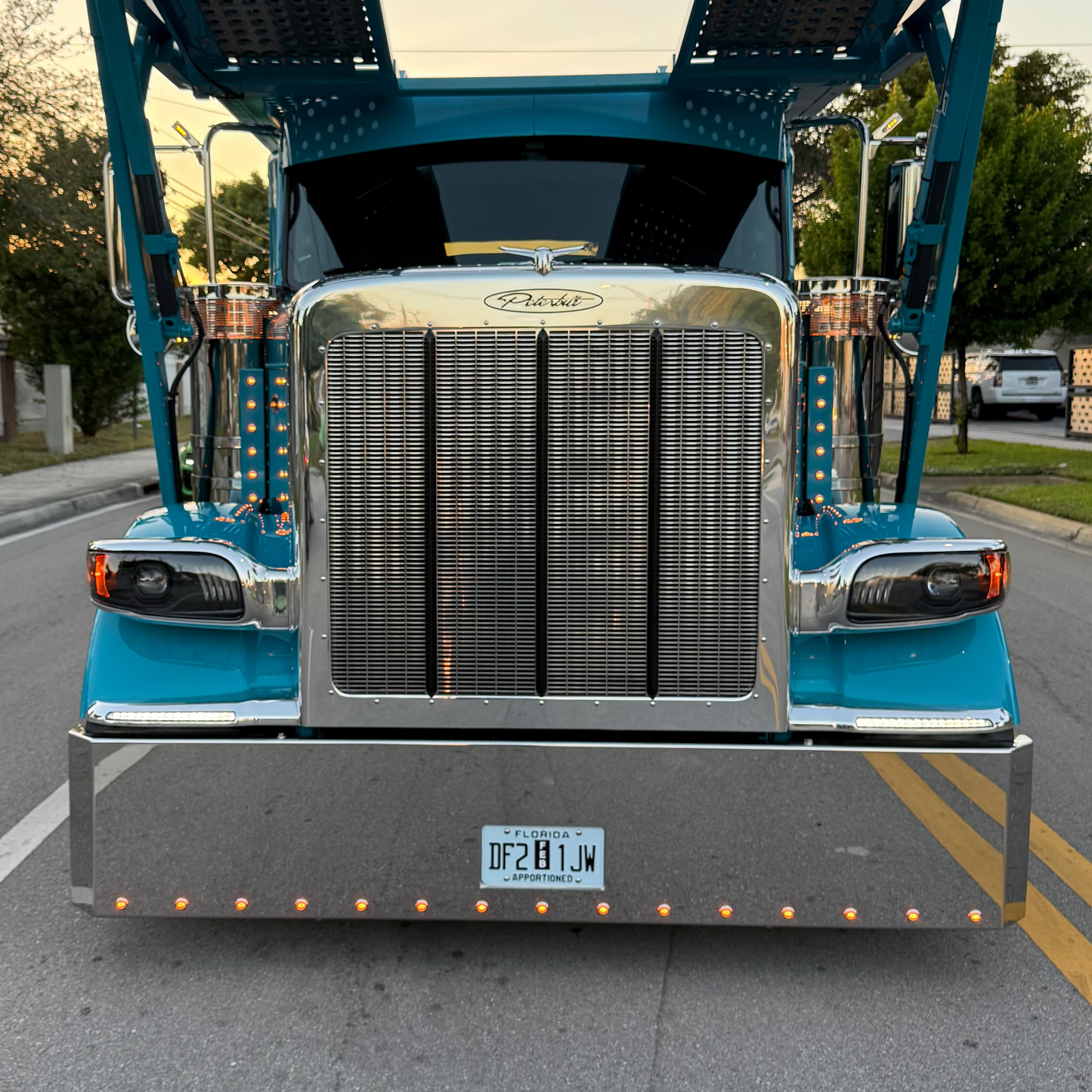 Peterbilt 589 Custom Stainless Bumper