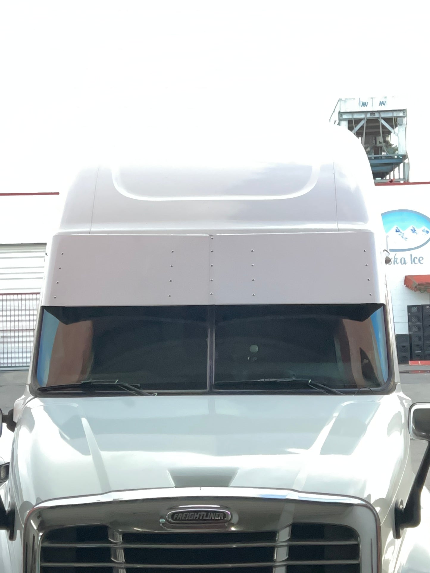 Visera recta FL Cascadia con 8 LED de 8 3/4 pulg.