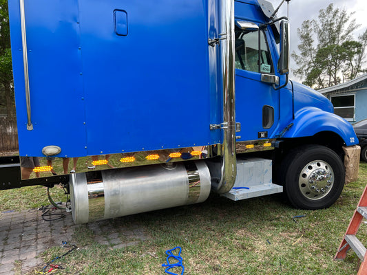 PANEL DE EXTENSIÓN FREIGHTLINER CENTURY DE ACERO INOXIDABLE CON 18 LUCES OCULTAS