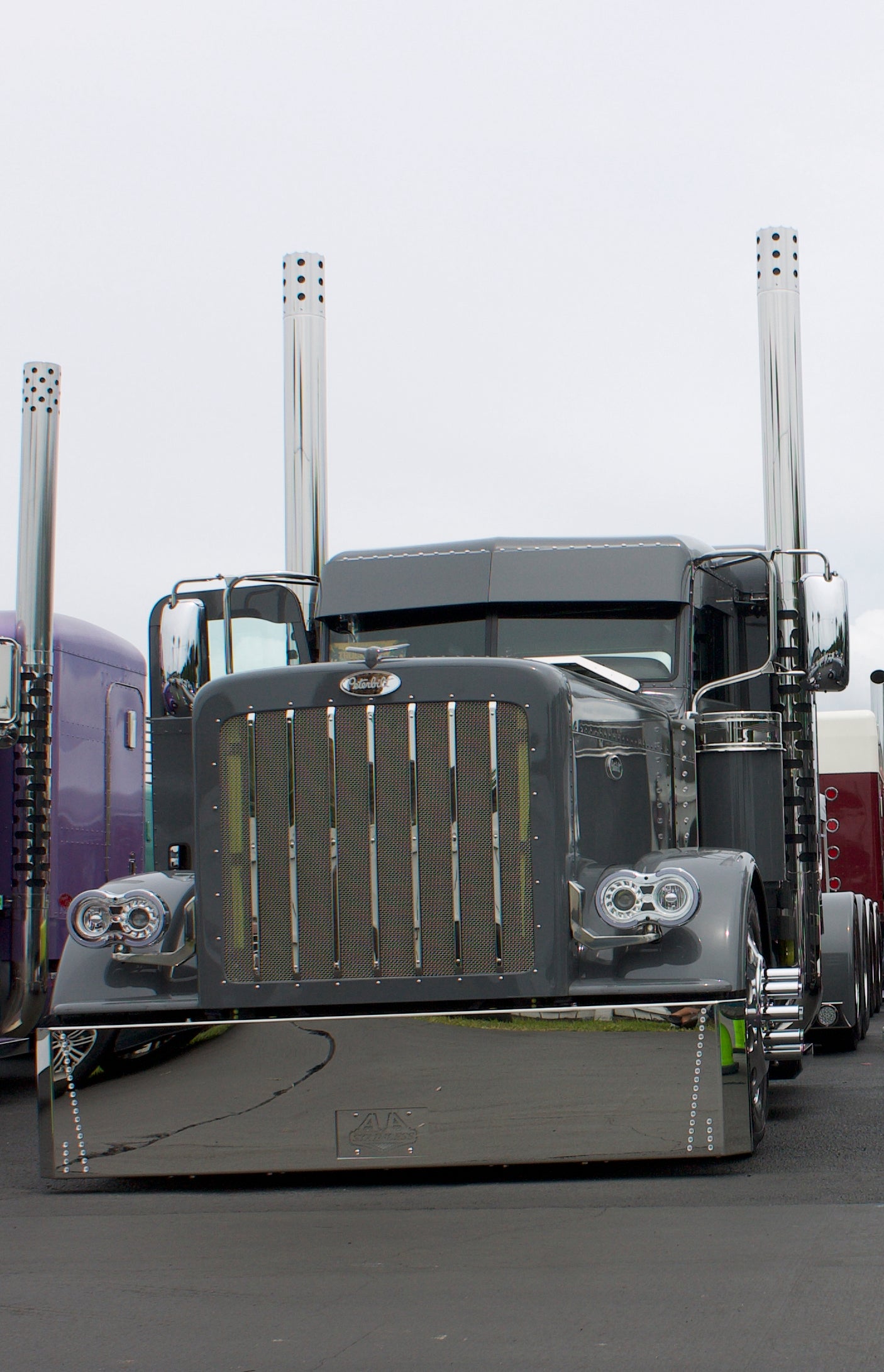 Visera "BAD INFLUENCE" para Peterbilt Serie 300 con 20 luces LED de 20 3/4" en el borde