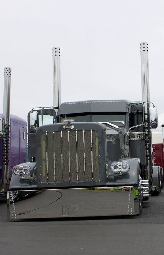 Visera "BAD INFLUENCE" para Peterbilt Serie 300 con 20 luces LED de 20 3/4" en el borde