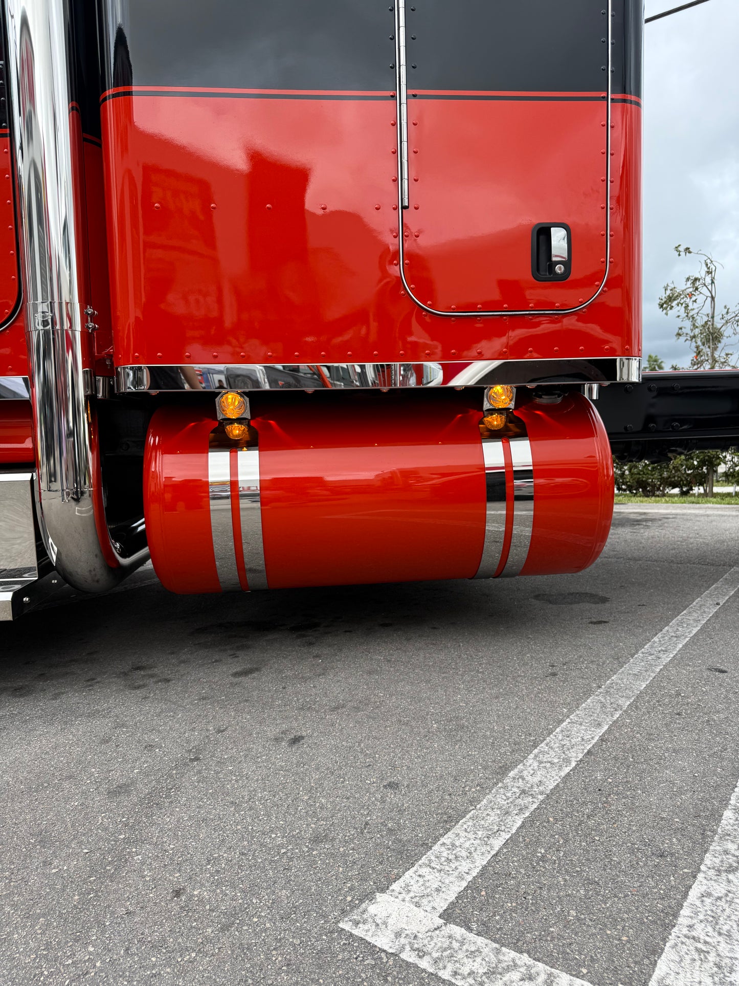 PETERBILT FUEL TANK STRAP 6" STRAIGHT DOUBLE STRAP DESIGN (4 PIECES)