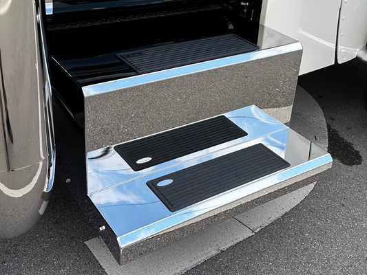 Tapa de caja de herramientas y batería Peterbilt de acero inoxidable 304 calibre 14 con escalones