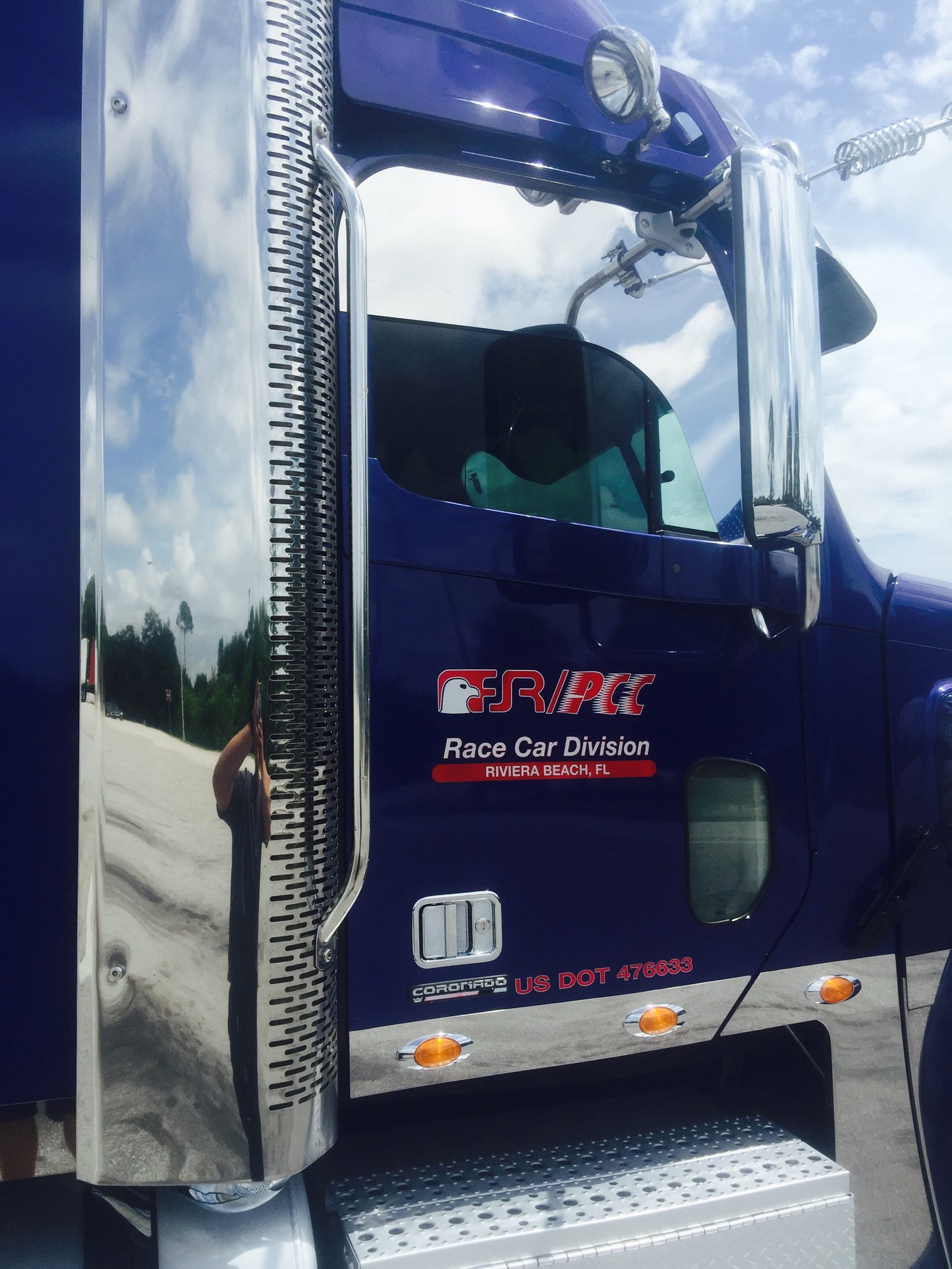 PANEL DE EXTENSIÓN DE ACERO INOXIDABLE PARA FREIGHTLINER CORONADO