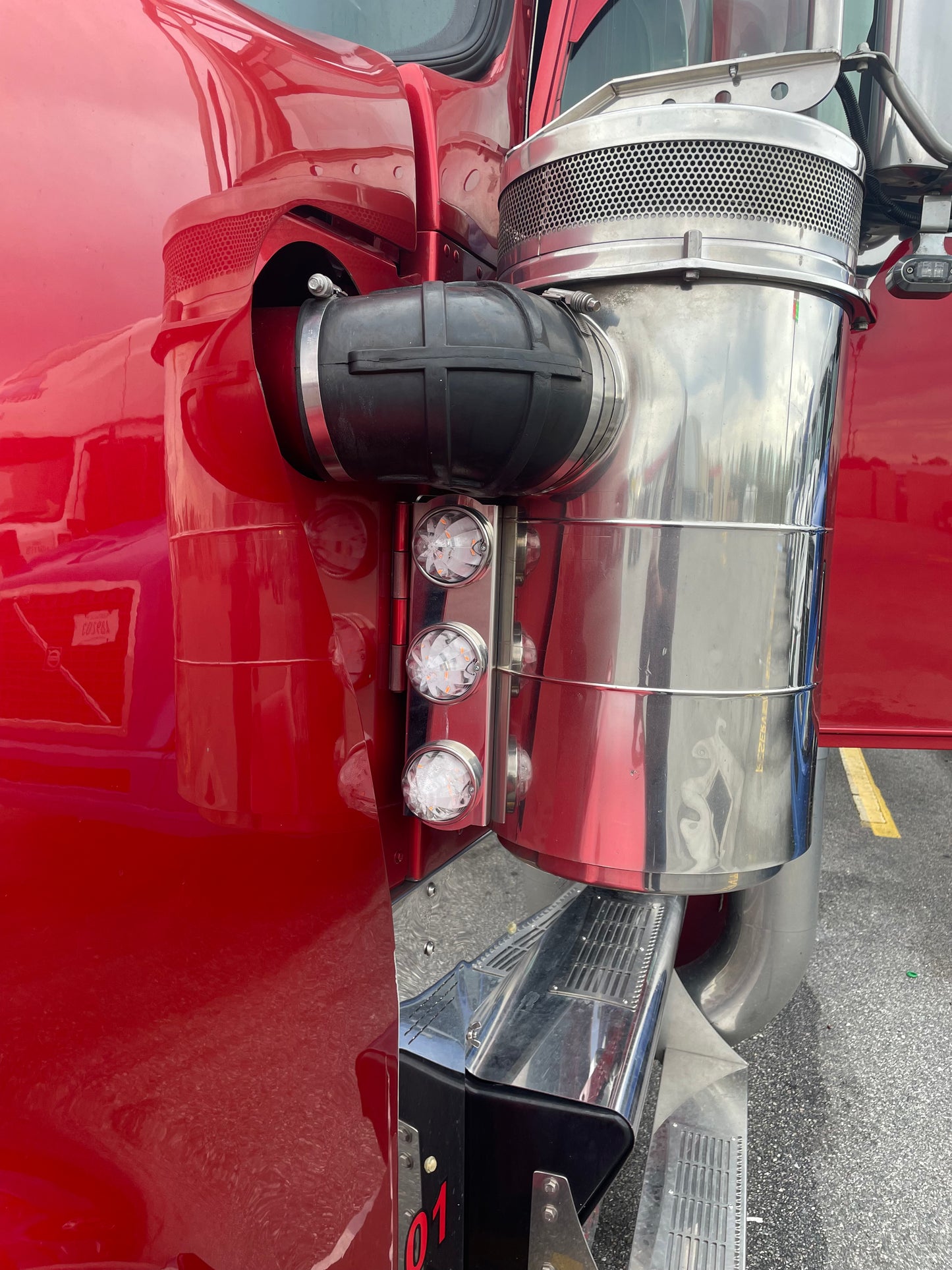 BARRA DE LUCES PARA FILTRO DE AIRE CON 3 AGUJEROS PARA LUCES TIPO SANDÍA - KENWORTH