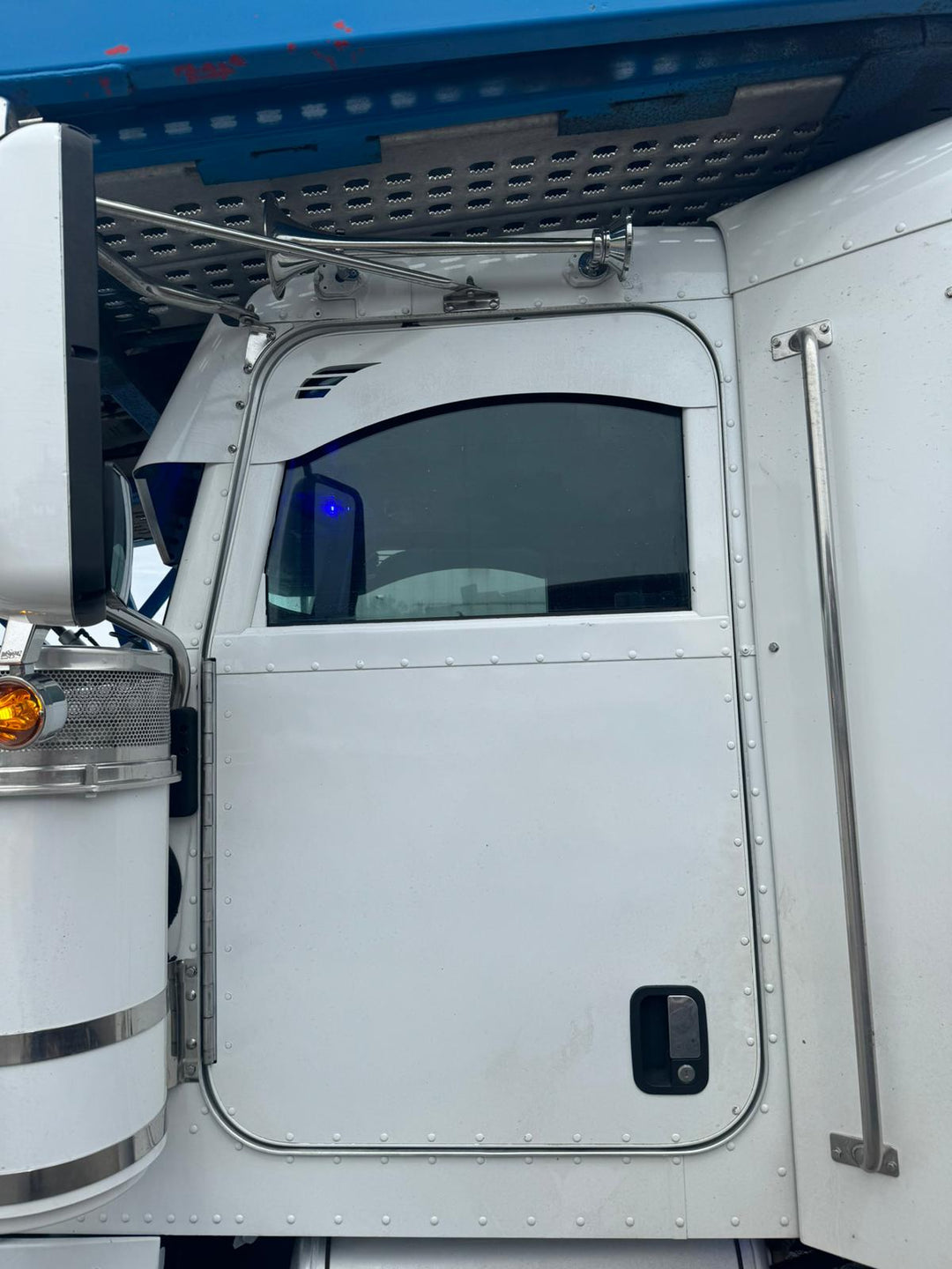 United Pacific Stainless Steel External View Window Trim For '05 Peterbilt | Commerical Truck - View #8