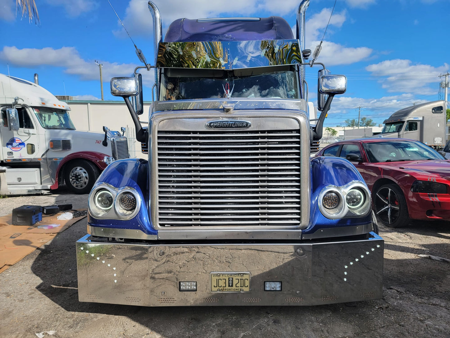 Visera estilo V para Freightliner Coronado de 18" a 20" con 10 LED ocultos