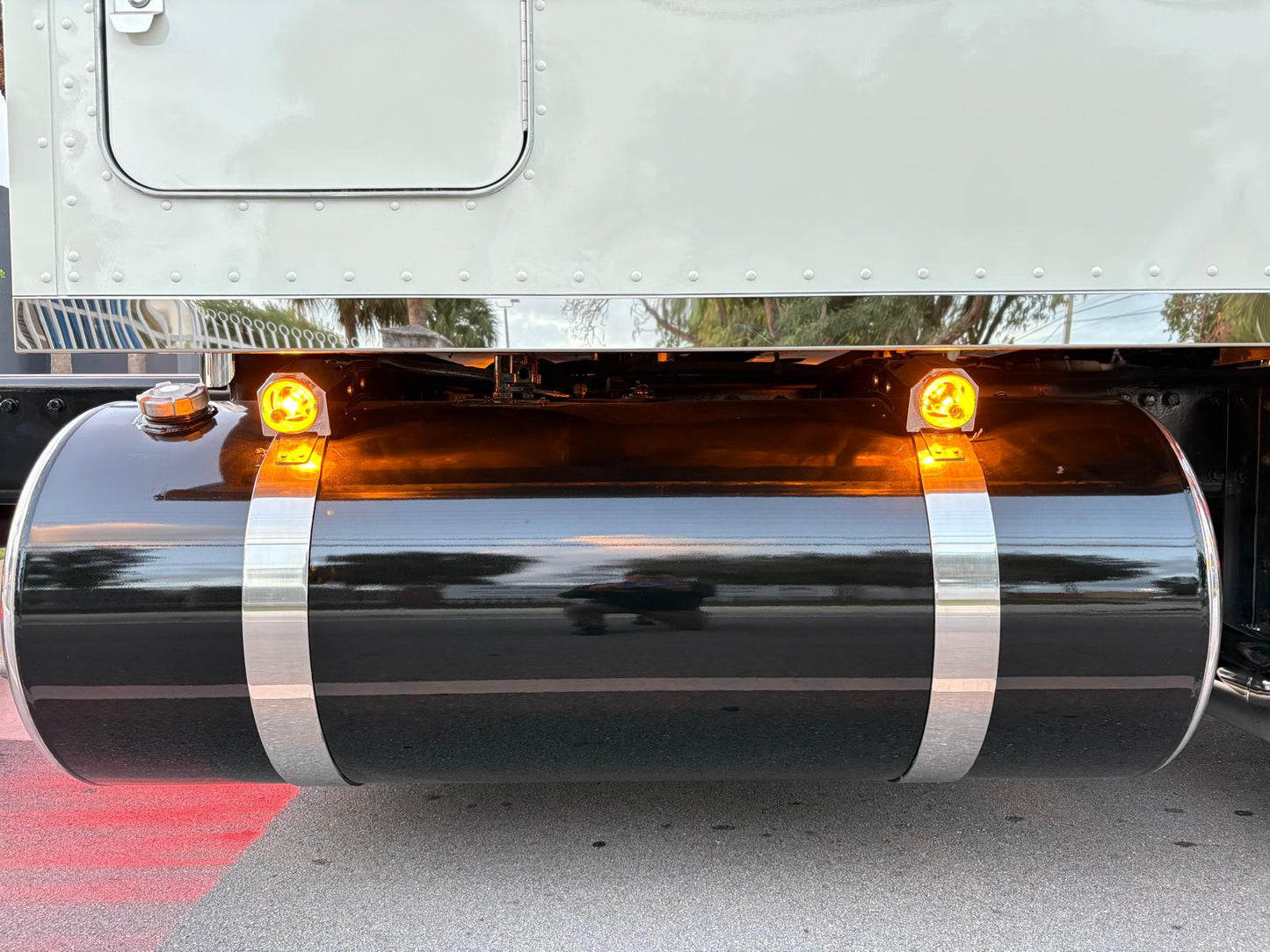 Peterbilt Base Light con sandía para el tanque de combustible