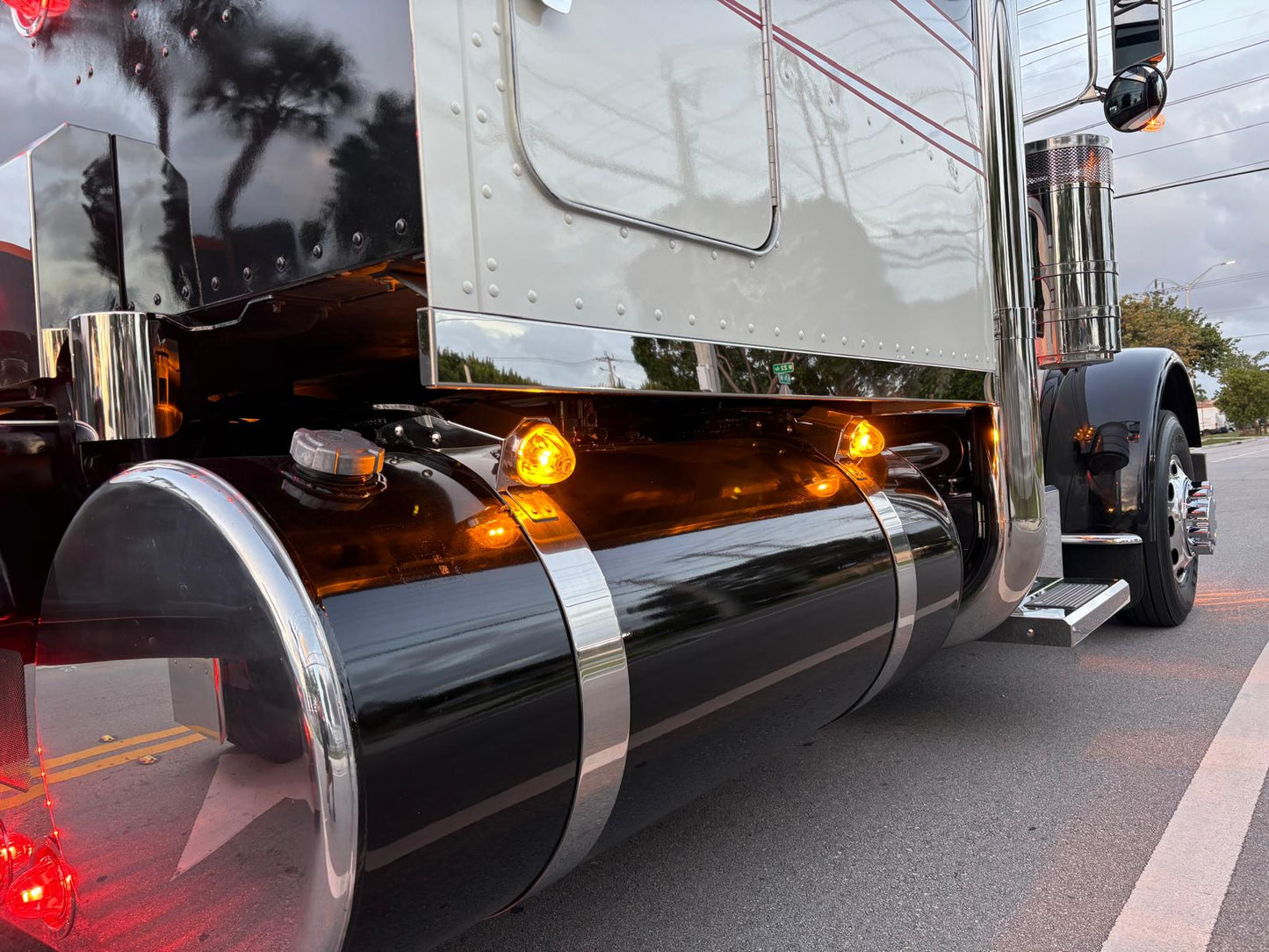 Peterbilt Base Light con sandía para el tanque de combustible