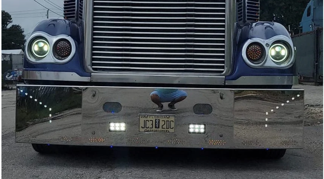 FL Coronado 20" Bumper w/ 18 white LEDs (2 reverse cane),2 Fog Lights & 8 Hidden Lights