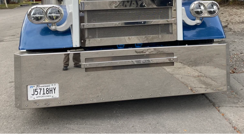 Freightliner Classic 20" Bumper w/ 25 LEDs 3/4"  45*, BB Grille with bar & Tag Box