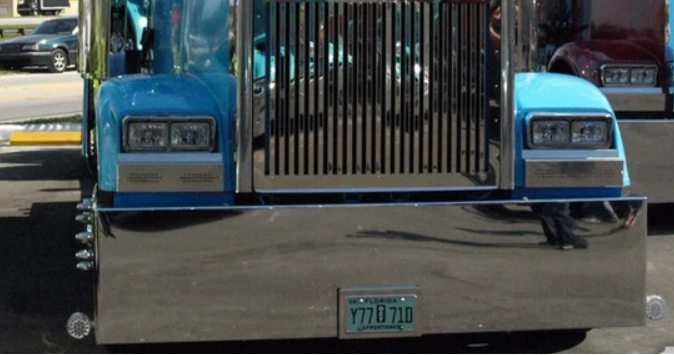 Freightliner Classic 22" Plain American Eagle Bumper w/ Tire Protector & Tag Box