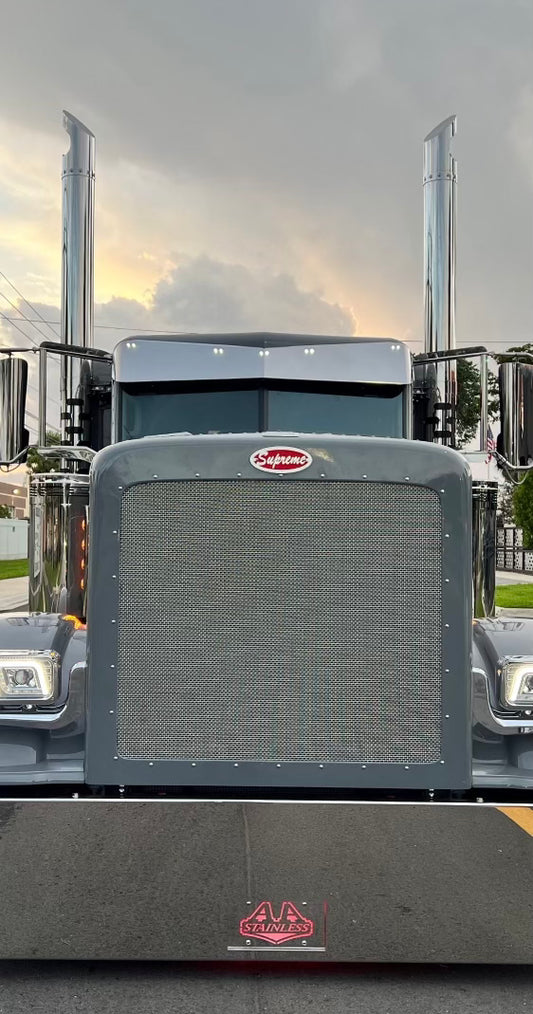 Visera de una pieza "SUPREME" para Peterbilt Serie 300 con 10 LED