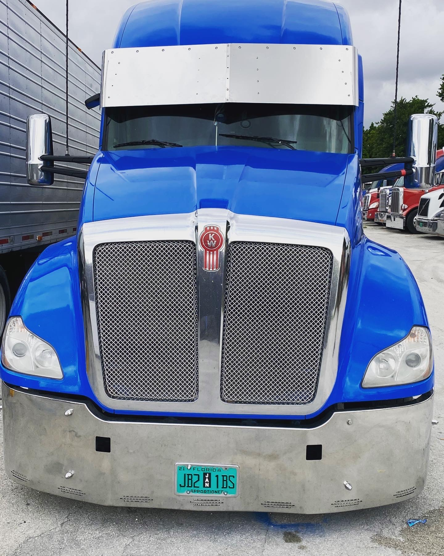Visera recta de 21" x 20" para Kenworth T680 con 10 LED de 3/4"