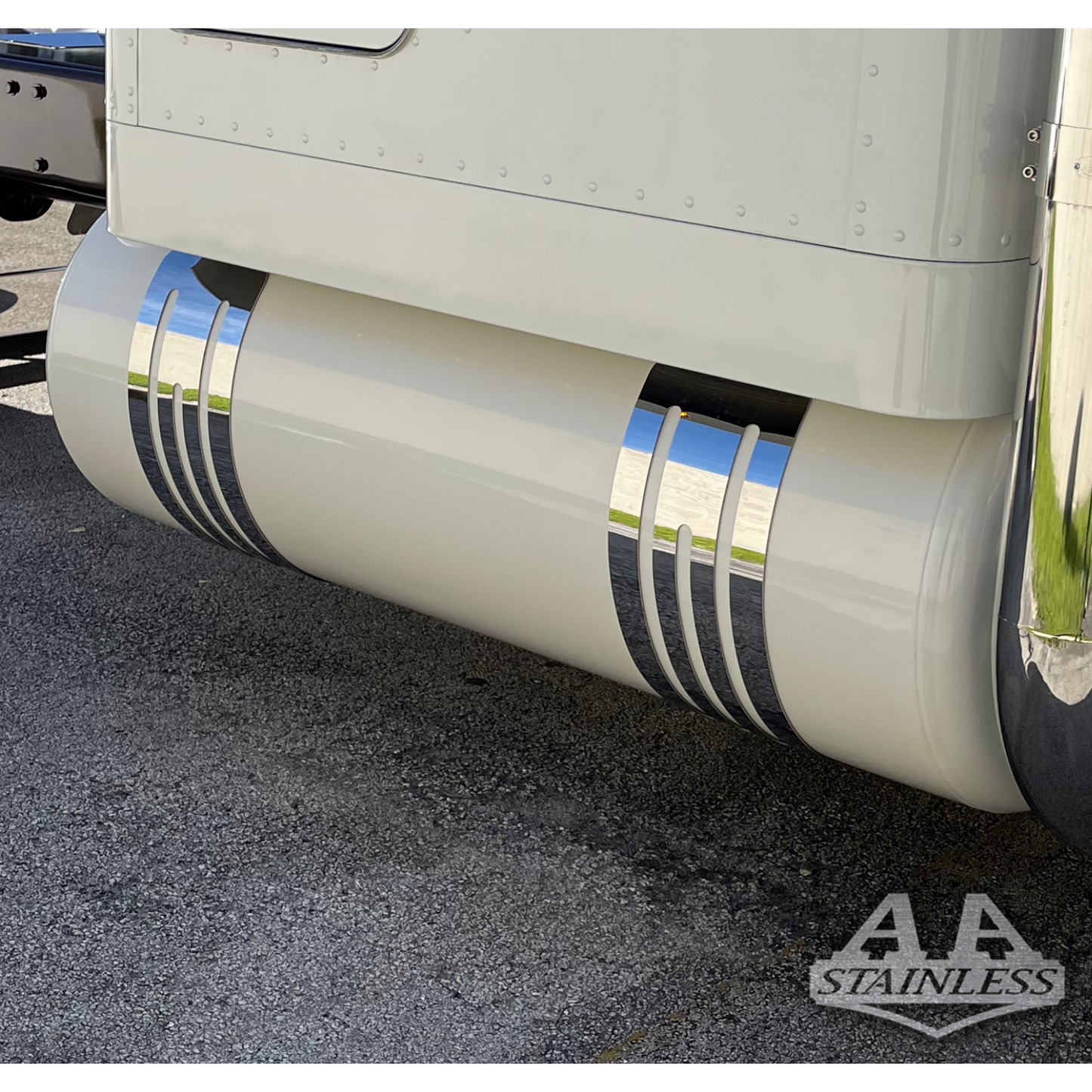 CORREAS DEL TANQUE DE COMBUSTIBLE RANURADAS DE 10 PULGADAS - FREIGHTLINER